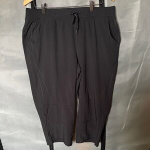 Chic Black Women's Capris